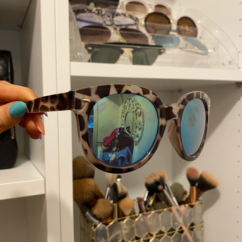 LEOPARD PRINT SUNGLASSES